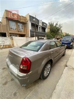 کرایسلەر 300